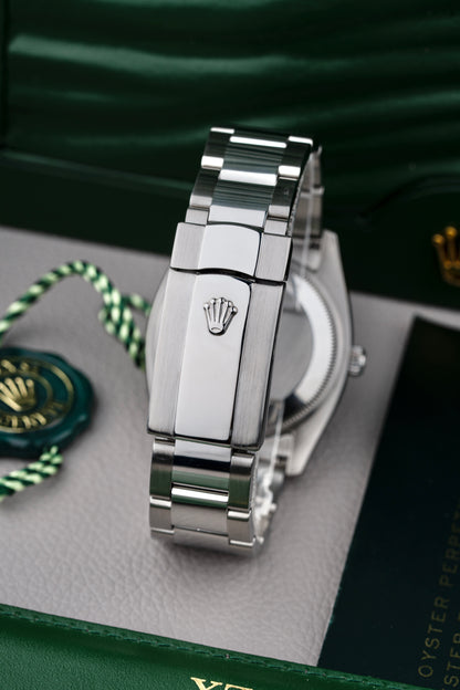 Rolex Oyster Perpetual Date 34mm - Ref. 115200