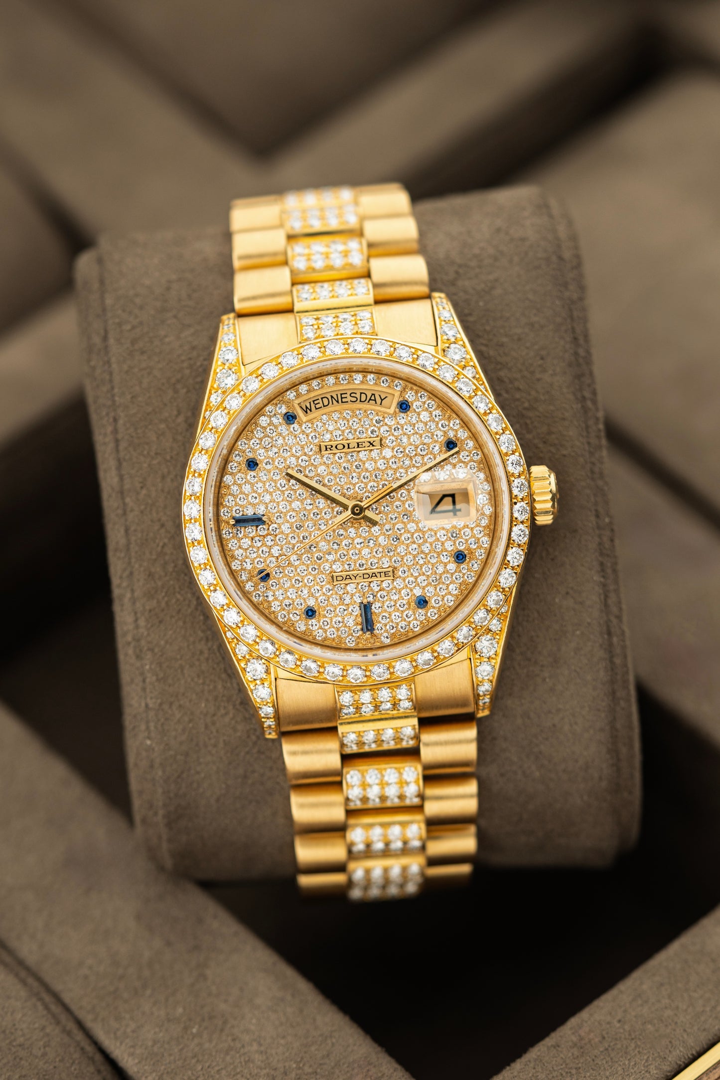 Rolex Day-Date 36mm Diamonds Pavé Sapphire - Ref. 18138